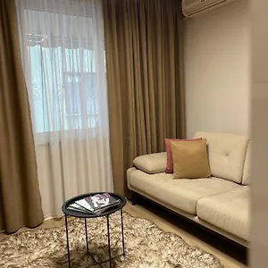 honey-suit.hotels-in-tirana.com/